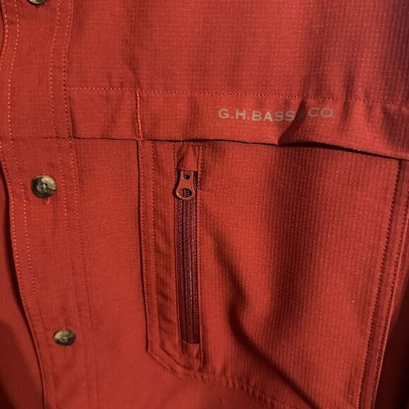 G. H. Bass & Co Excursion Performance Men’s XL Button Shirt. Burgundy color. - Picture 6 of 7